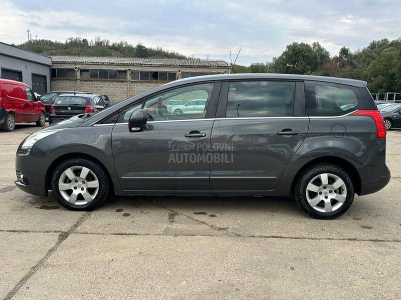 Peugeot 5008 1.6e-HDI A/T ACTIVE