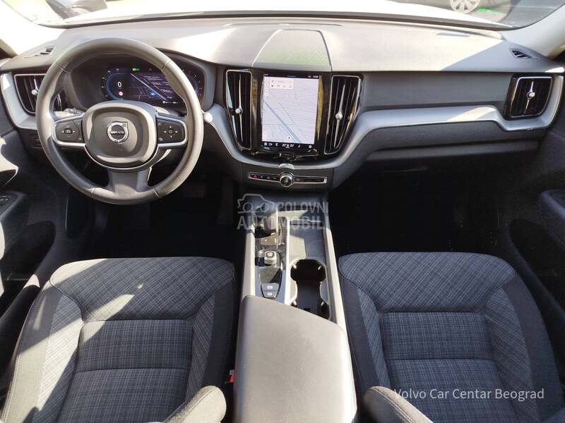 Volvo XC60 B4 MOMENTUM A/T