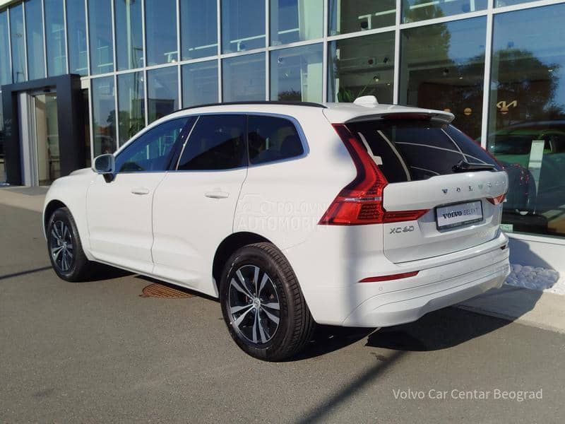Volvo XC60 B4 MOMENTUM A/T