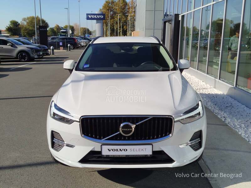 Volvo XC60 B4 MOMENTUM A/T