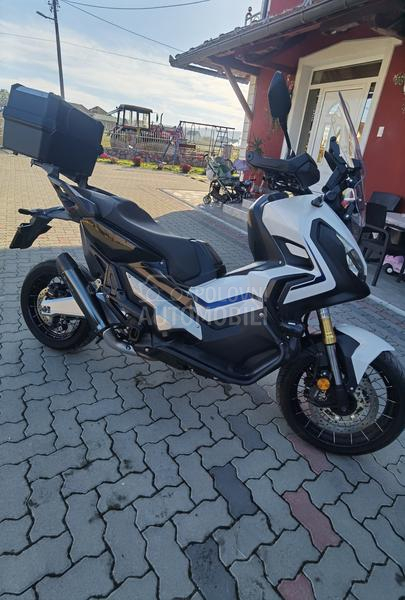 Honda xadv750