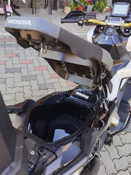 Honda xadv750