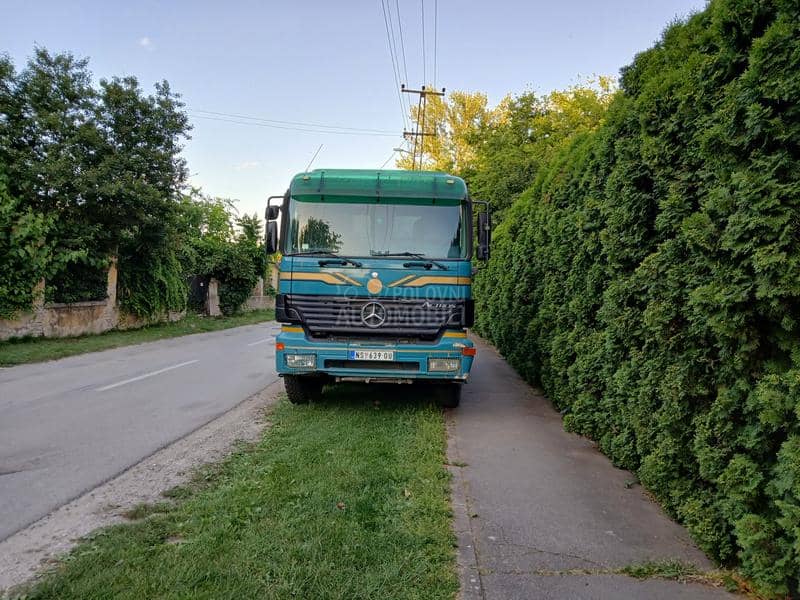 Mercedes Benz Actros 3246