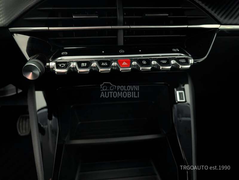 Peugeot 208 Garan 12 mes.