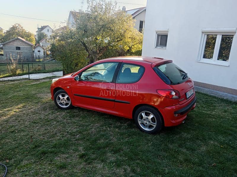 Peugeot 206 plus 