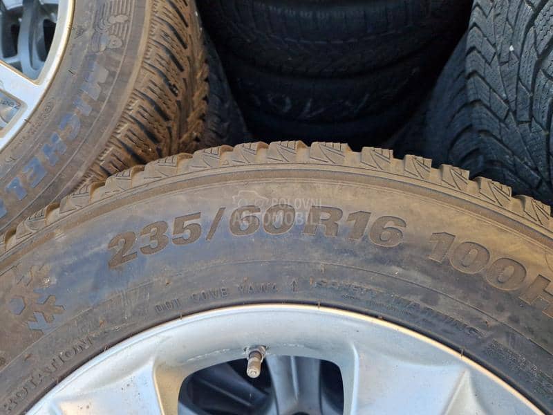 Kumho 235/60 R16 Zimska