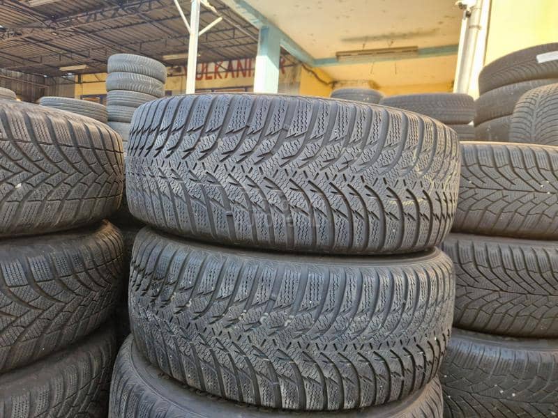 Kumho 235/60 R16 Zimska
