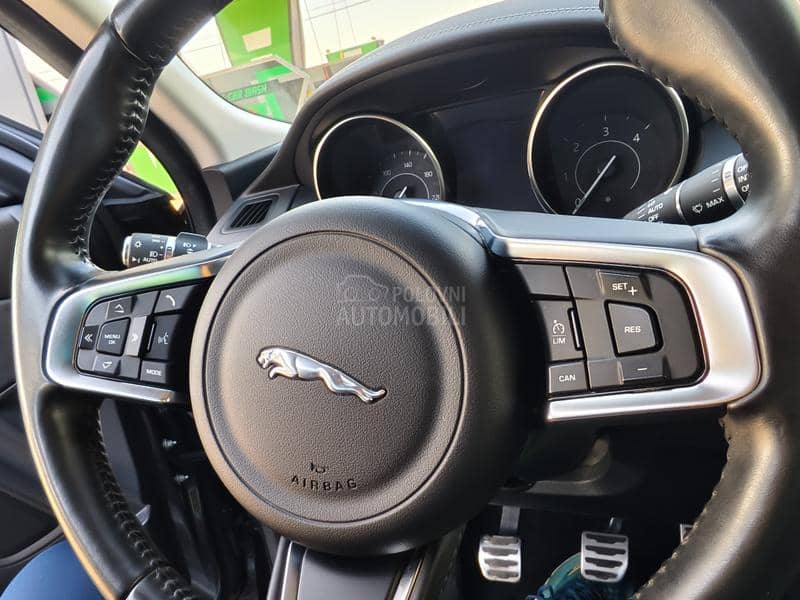 Jaguar E-Pace R DYNAMIC 2020