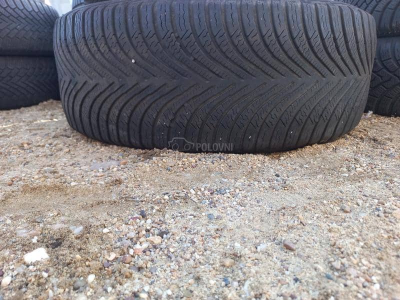 Michelin 215/55 R17 Zimska