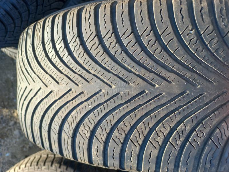 Michelin 215/55 R17 Zimska
