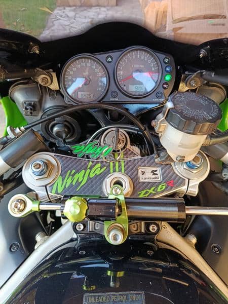 Kawasaki zx6r