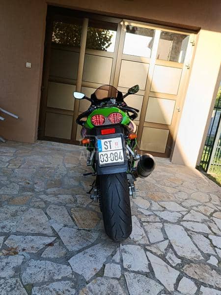 Kawasaki zx6r
