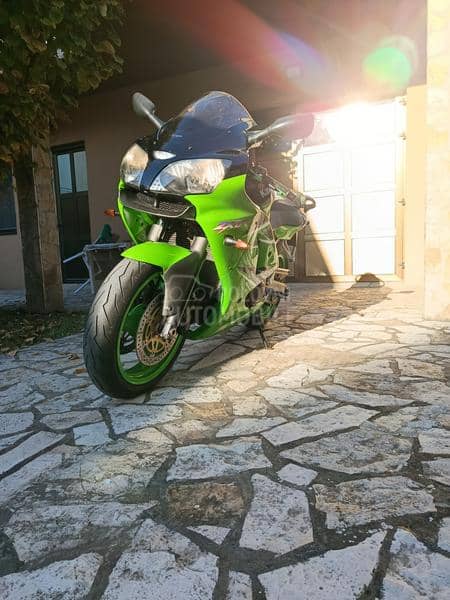 Kawasaki zx6r