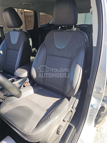 Ford Kuga 2.0Tdci TITANIUM NOV