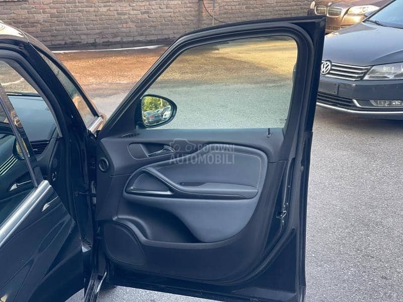 Opel Zafira C O S M O 7 Sed