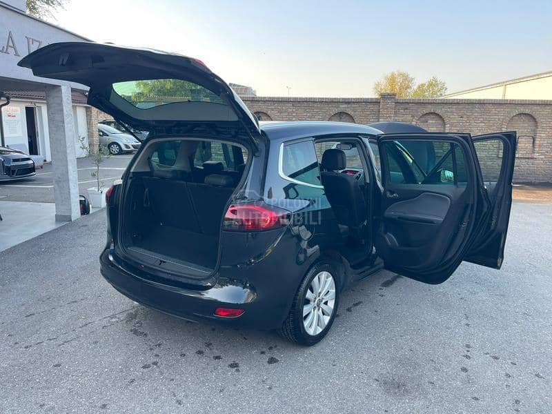 Opel Zafira C O S M O 7 Sed