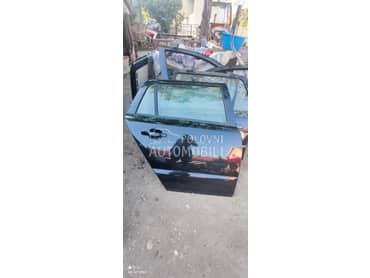 zadnja desna vrata karavanZ20R za Opel Astra H