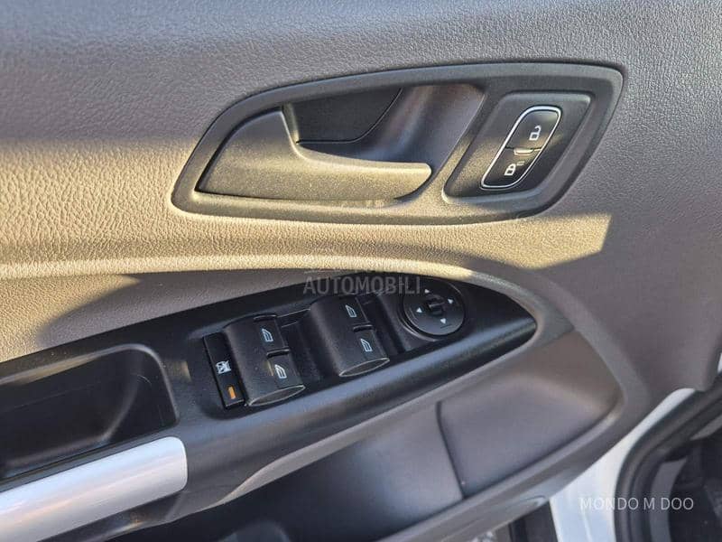 Ford Transit Connect 1.5tdci MAXI 5sed N1