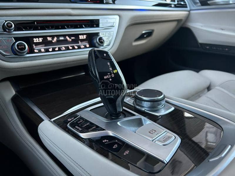 BMW 750 XDRIVE / M
