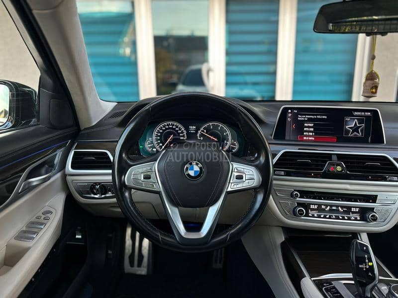 BMW 750 XDRIVE / M