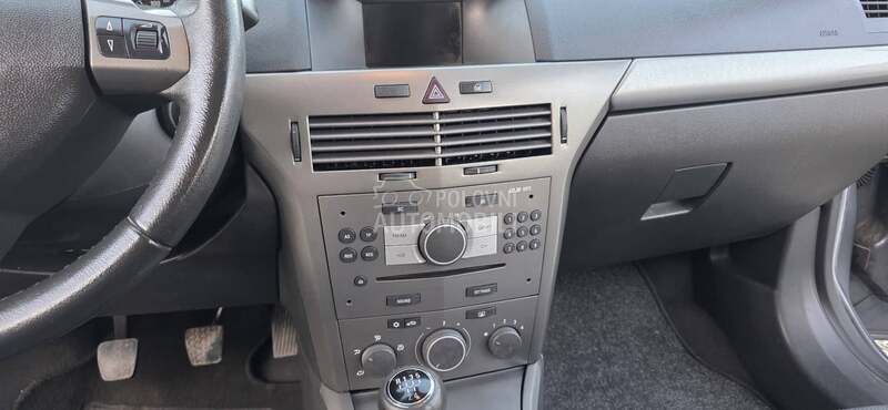 Opel Astra H 1.4b t.o.p