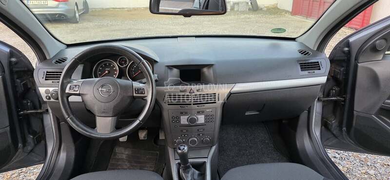 Opel Astra H 1.4b t.o.p