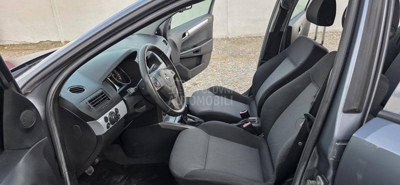 Opel Astra H 1.4b t.o.p