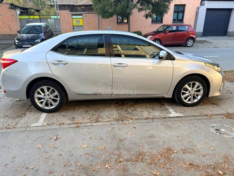 Toyota Corolla 1.6 Luna