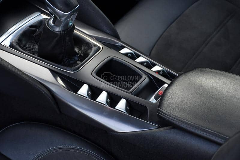 Citroen DS5 2.0HDI/EXCLUSIVE/CH