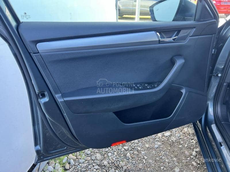 Škoda Superb 4X4   98 000 K M