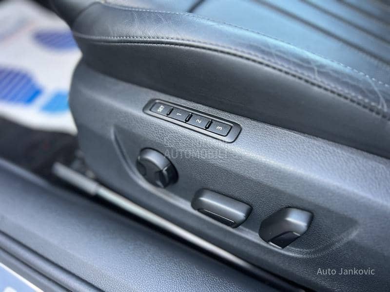 Škoda Superb 4X4   98 000 K M