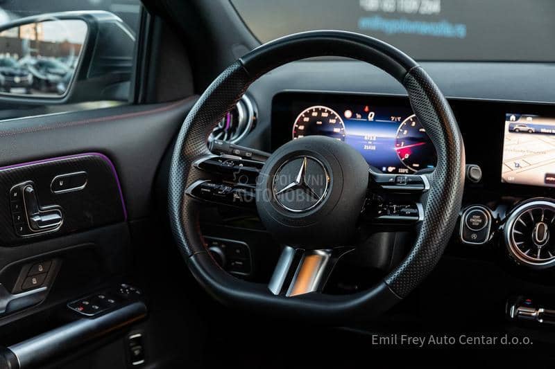 Mercedes Benz GLA 180 