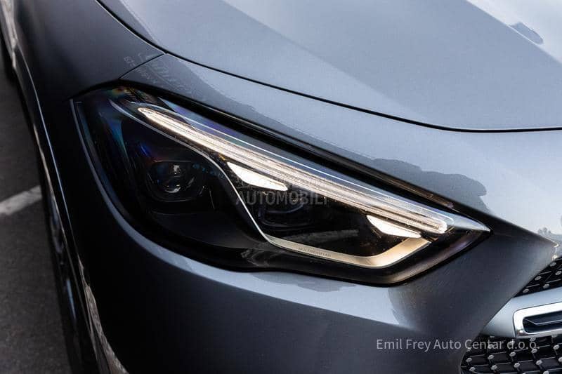 Mercedes Benz GLA 180 