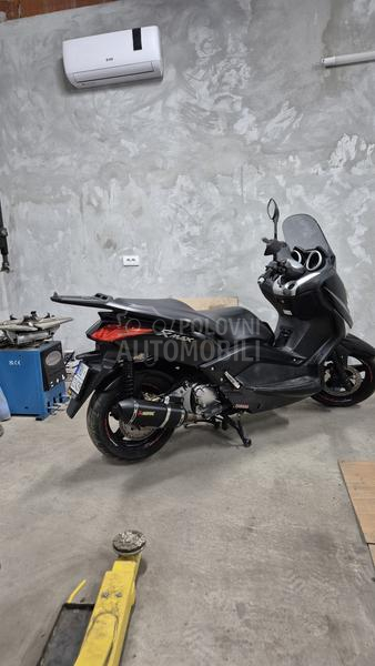 Yamaha xmax