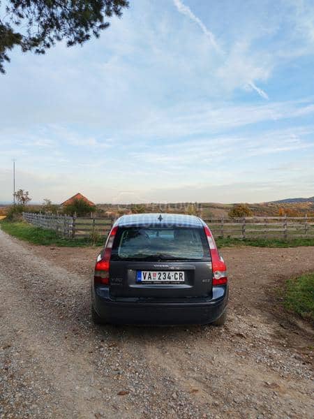 Volvo V50 2.0D MOMENTUM