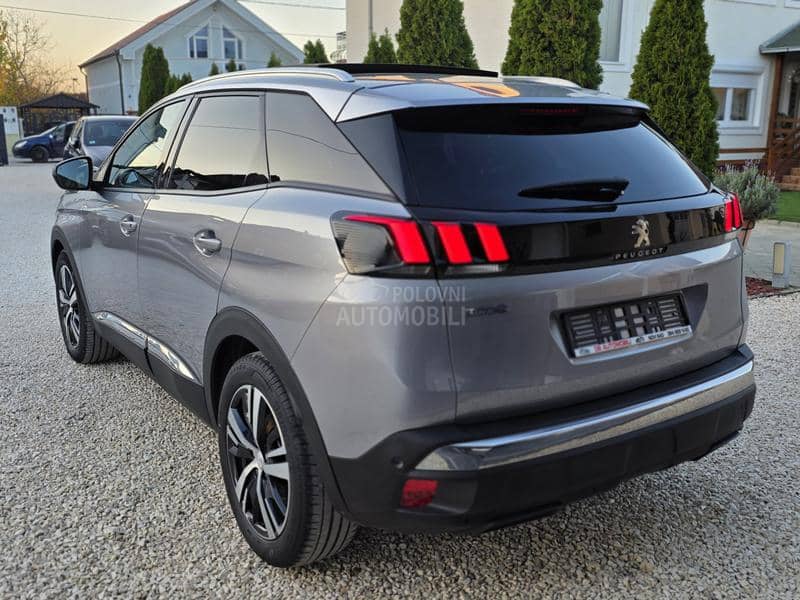 Peugeot 3008 1.5 ALLURE PANO
