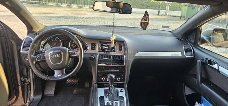 Audi Q7 3.0 S line restyle