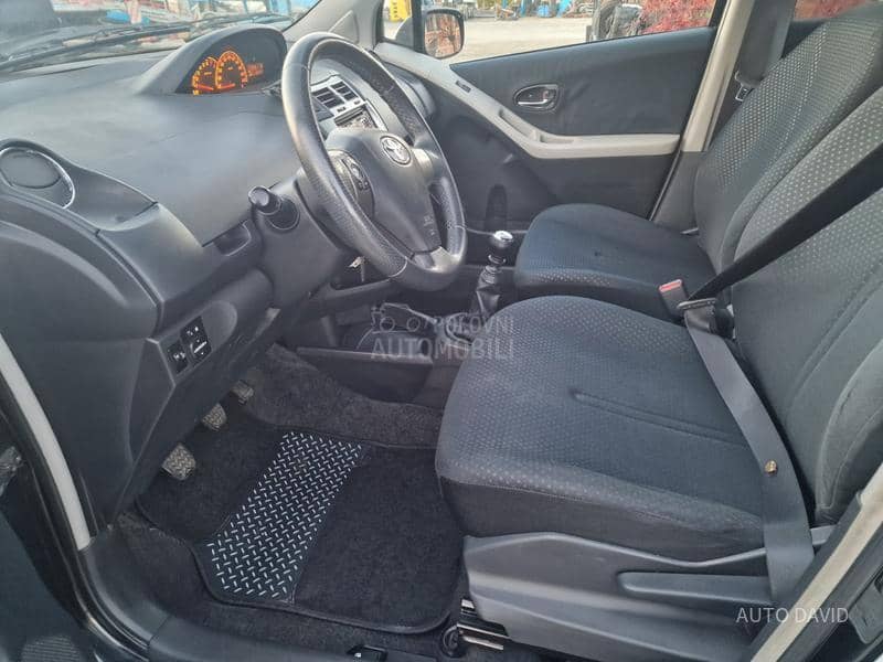 Toyota Yaris 1.3B SVAJCARSKA