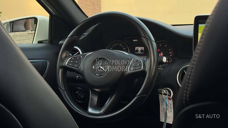 Mercedes Benz A 160 1.6/LED/PANO/NAV/FUL
