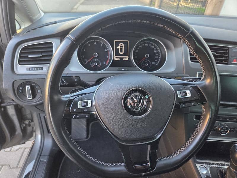 Volkswagen Golf 7 1.4 tsi dsg xen led