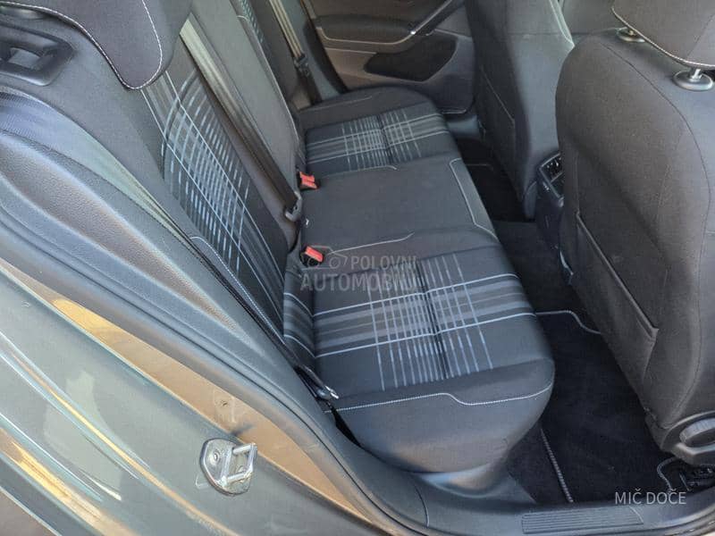 Volkswagen Golf 7 1.4 tsi dsg xen led