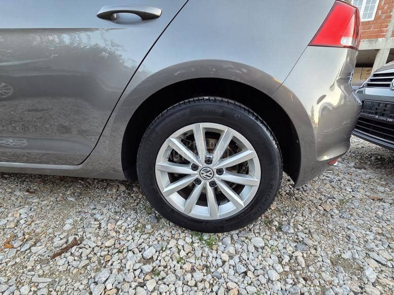 Volkswagen Golf 7 1.4 tsi dsg xen led