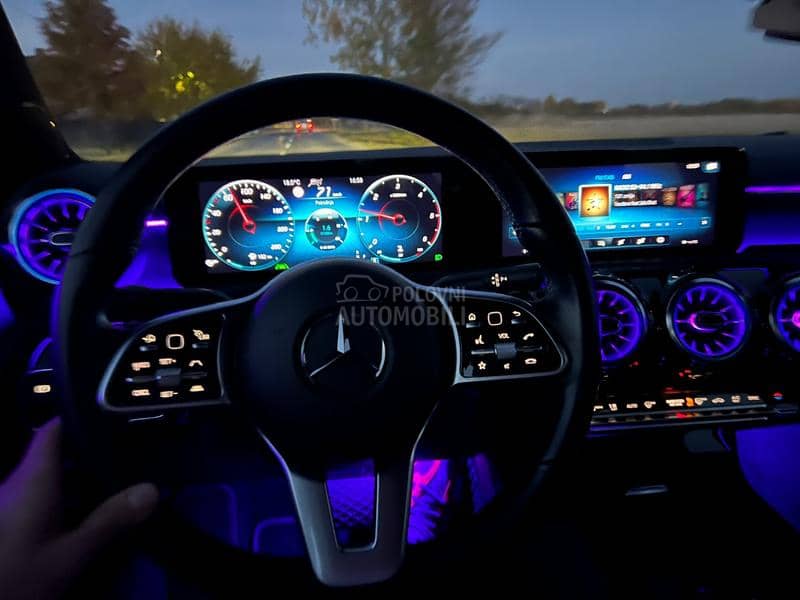 Mercedes Benz CLA 200 8G ///360s/Autonomna