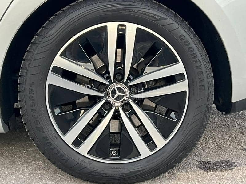 Mercedes Benz CLA 200 8G ///360s/Autonomna