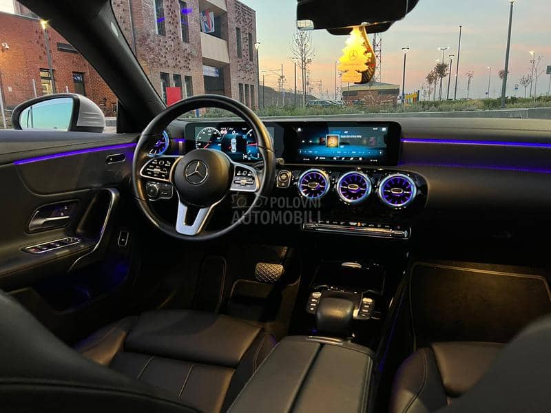 Mercedes Benz CLA 200 8G ///360s/Autonomna
