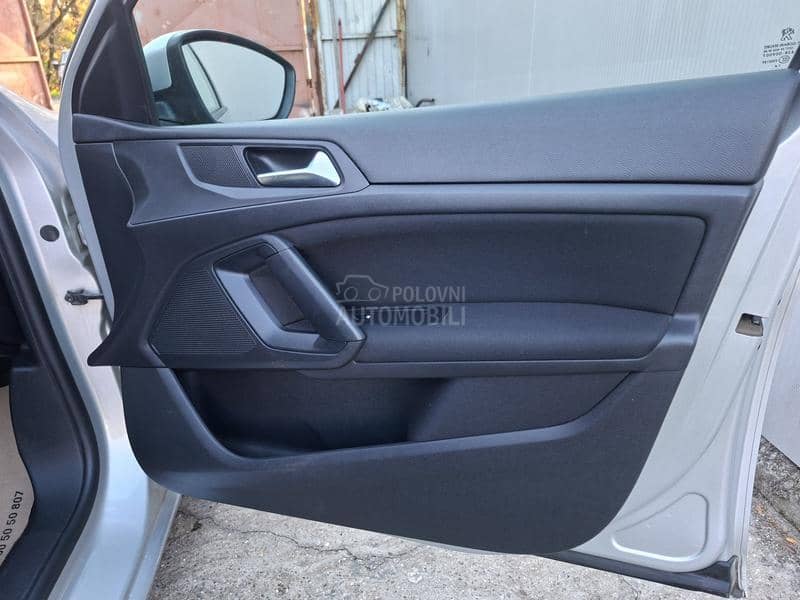 Peugeot 308 1.2B,N000V