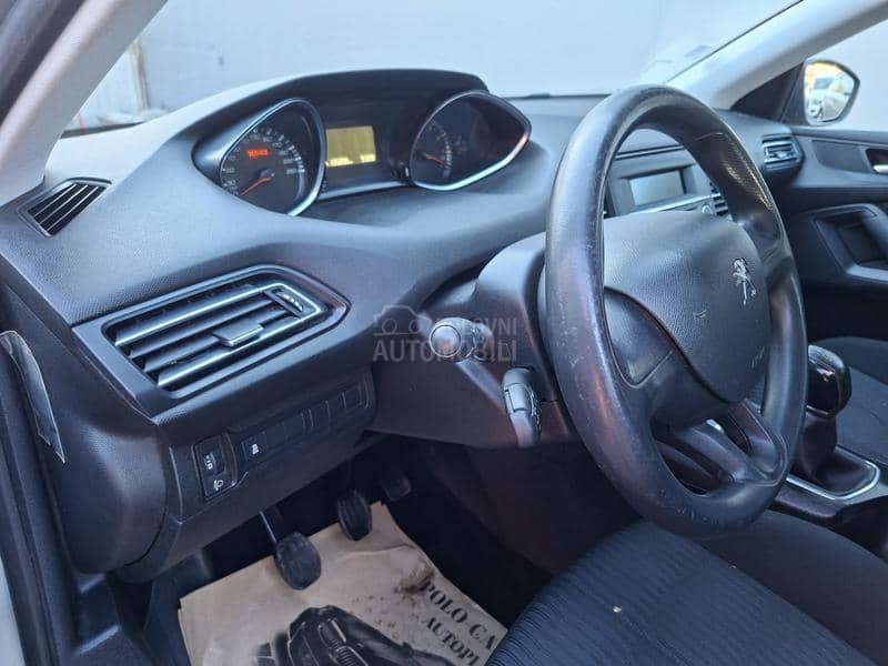 Peugeot 308 1.2B,N000V