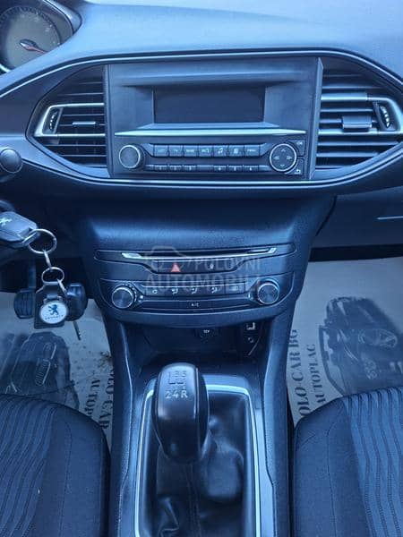 Peugeot 308 1.2B,N000V