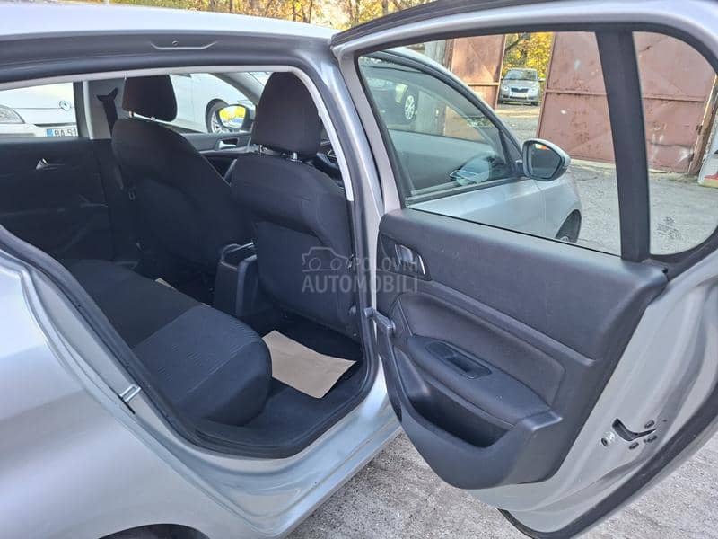 Peugeot 308 1.2B,N000V