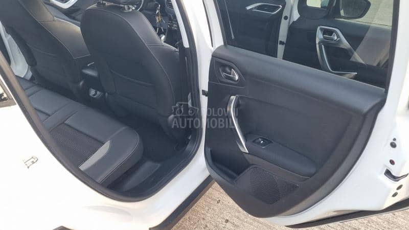 Peugeot 2008 ALLURE